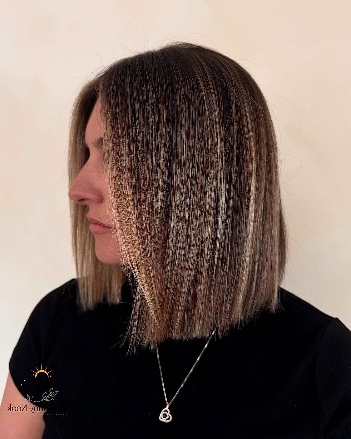 27 Easy Straight Hairstyles to Show Your Stylist ASAP 17 Straight Lob with Subtle Layers