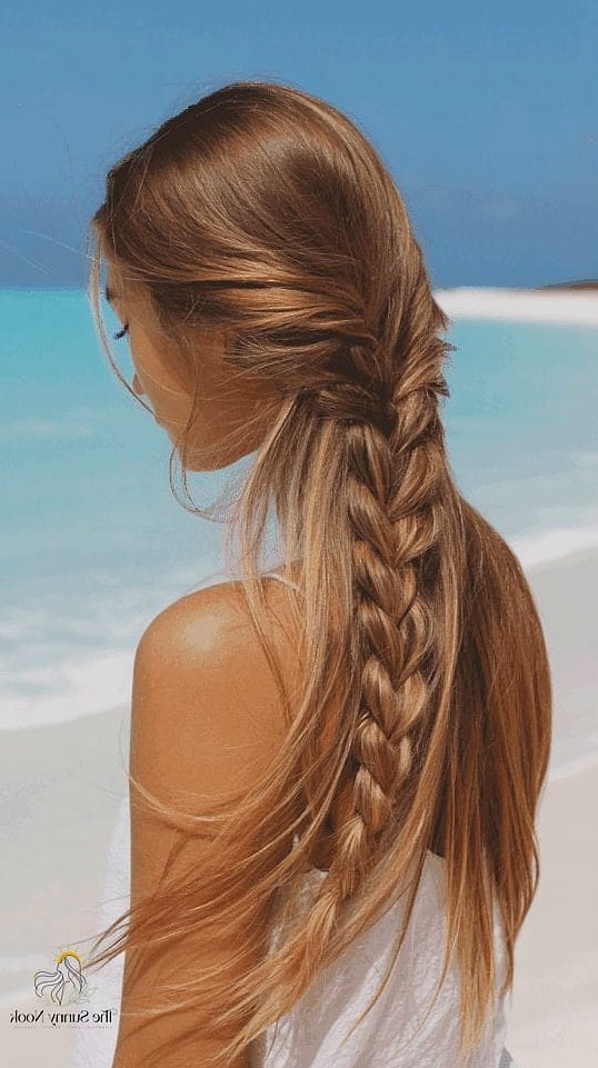 20 Cute Beach Hairstyles That Prove This Trend Is Here to Stay 17 Textured Long Layers