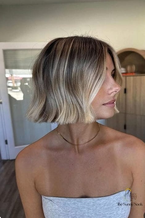 25 Boho Hairstyles For Short Hair That Are Actually Easy to DIY 14 Undone Bob with Center Part