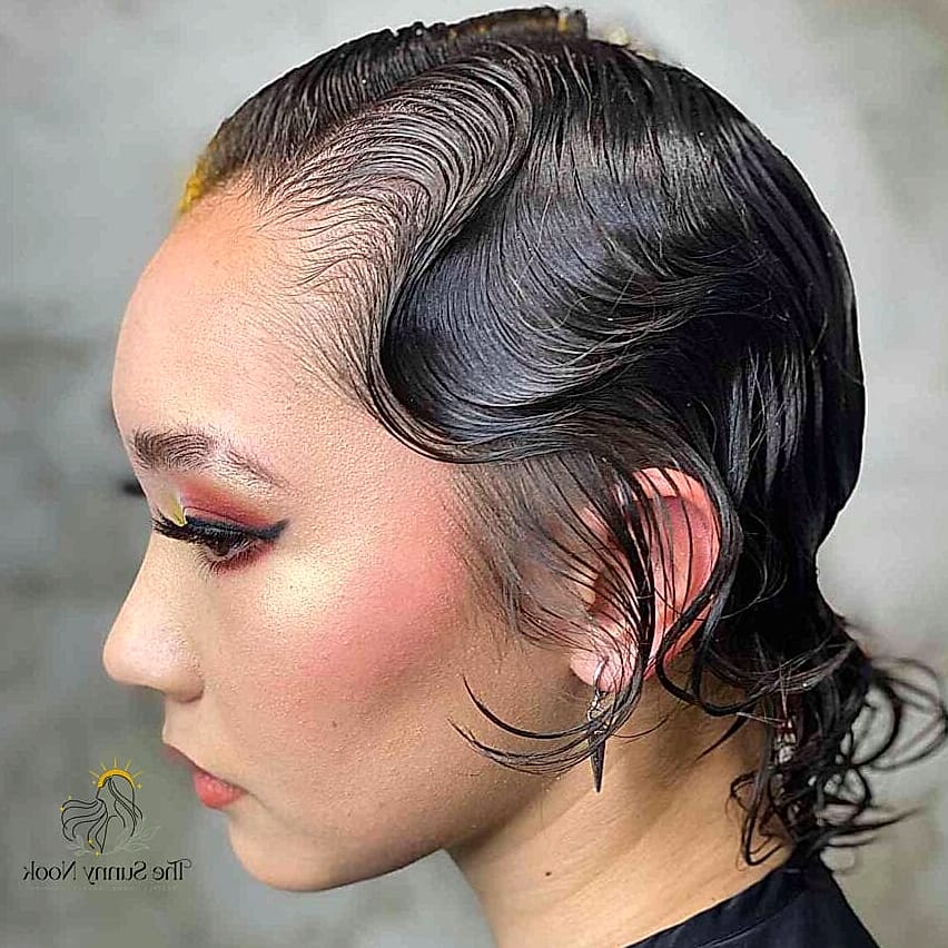 11 Short Hair Festival Hairstyles for When You Need a Fresh Change 8 Wet-Look Finger Waves