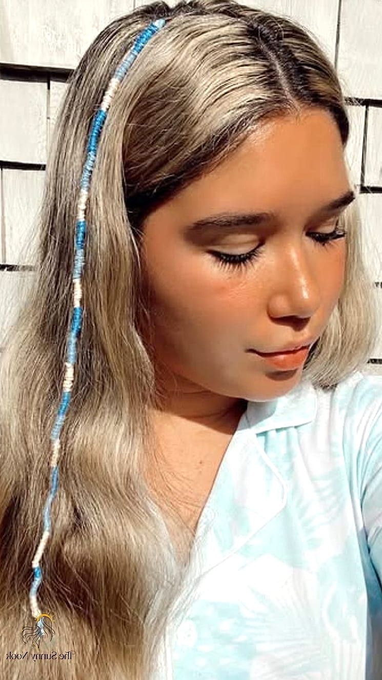 17 90S 2000S Hairstyles That Prove This Trend Is Here to Stay 6 The Zigzag Part